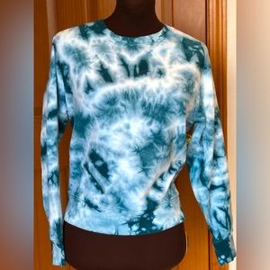 ATHLETA sXSP teal tie dye sweatshirt Beautiful color in soft, comfy cotton blend